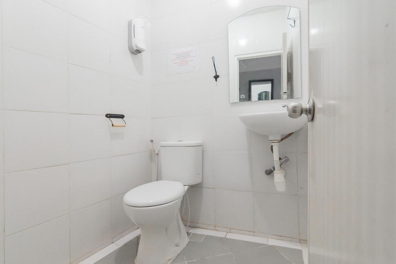 Reddoorz At Sani Guest House Balikpapan Kültér fotó