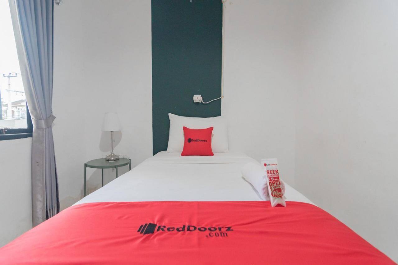 Reddoorz At Sani Guest House Balikpapan Kültér fotó