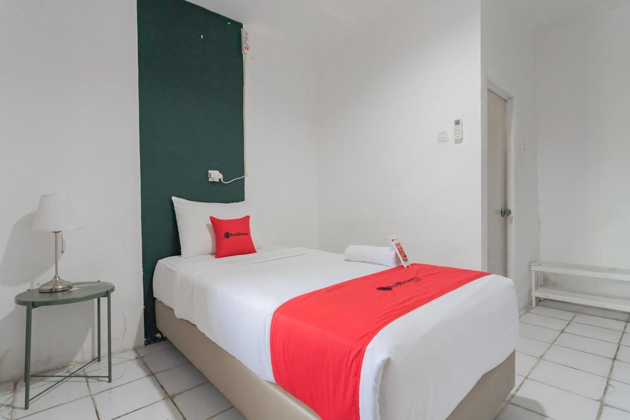 Reddoorz At Sani Guest House Balikpapan Kültér fotó
