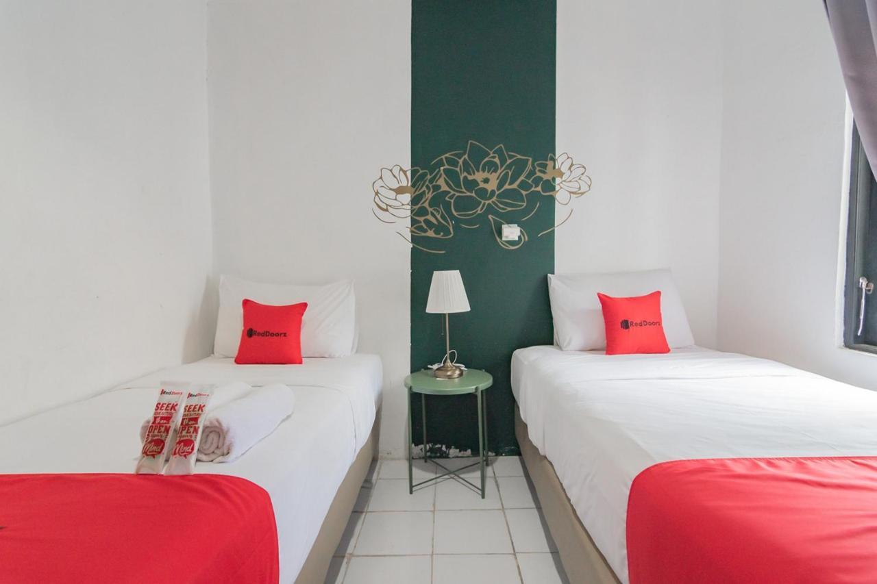 Reddoorz At Sani Guest House Balikpapan Kültér fotó
